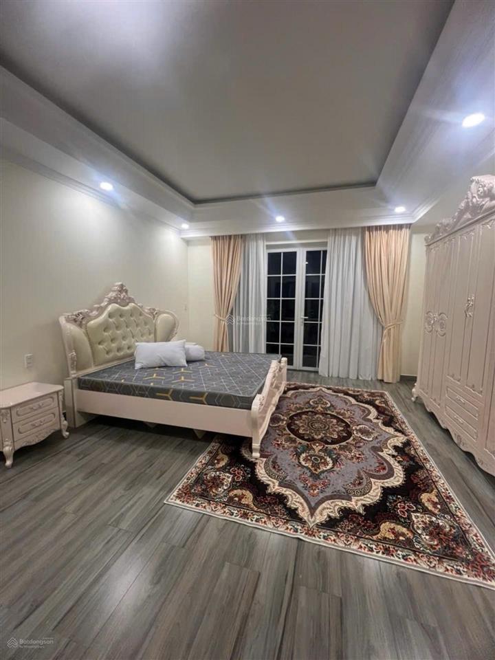 Nhà mới hoàn thiện 5 tầng phong cách châu âu hiện đại  thanh khoản 8 tỷ 900 triệu (còn tl)