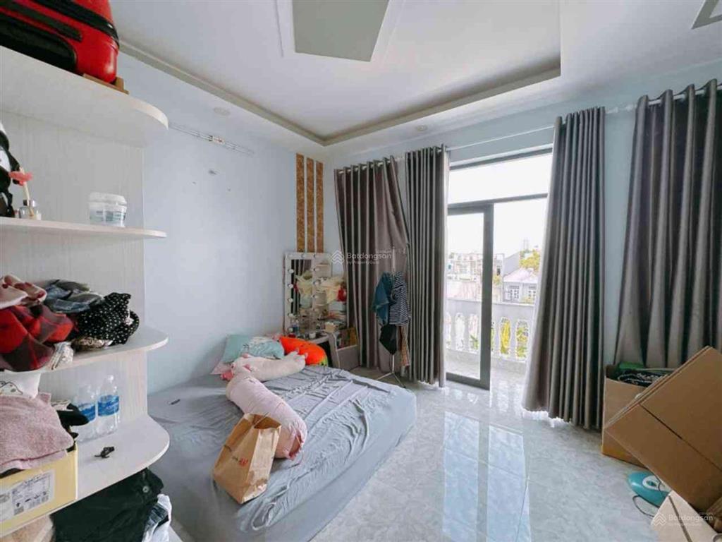 Nhà 4 tầng hẻm xe hơi tránh nhau sát phú mỹ hưng chỉ 6 tỷ 3 thương lượng