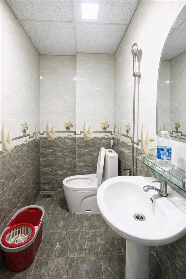 Hàng hiếm tại hoàng tăng bí, 8,2 tỷ, 116m2, 6pn, 6wc, 2 tầng
