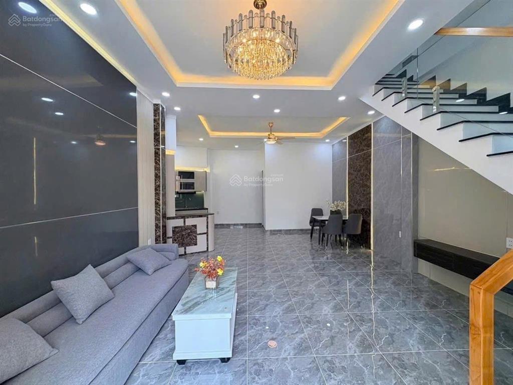 Nhà mới ở liền phạm ngọc thạch 60m2