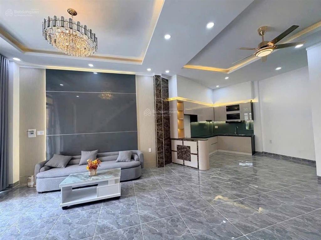 Nhà mới ở liền phạm ngọc thạch 60m2