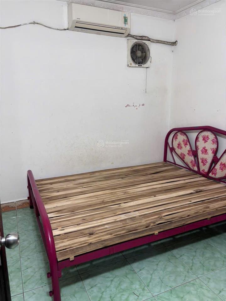 Nhà hẻm xe hơi nhỏ 72m2 gần chợ việt lập