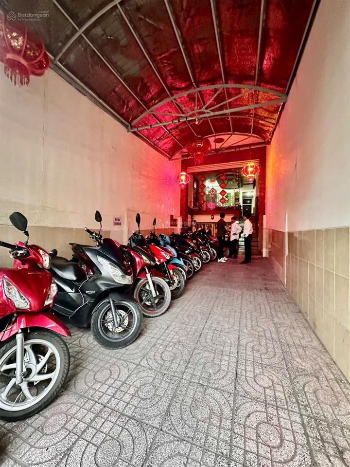 Bán khách sạn 16 phòng . 7 tầng . tại bình thạnh