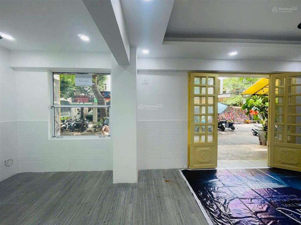 Nợ bank bán gấp shophouse tầng trệt chung cư phạm viết chánh, kinh doanh cực kỳ đông khách