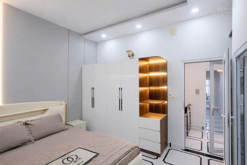 Quang trung  xe hơi thông  55m2  lô góc  2 tầng btct đẹp không tỳ vết ( chủ đã giảm 300 tr)