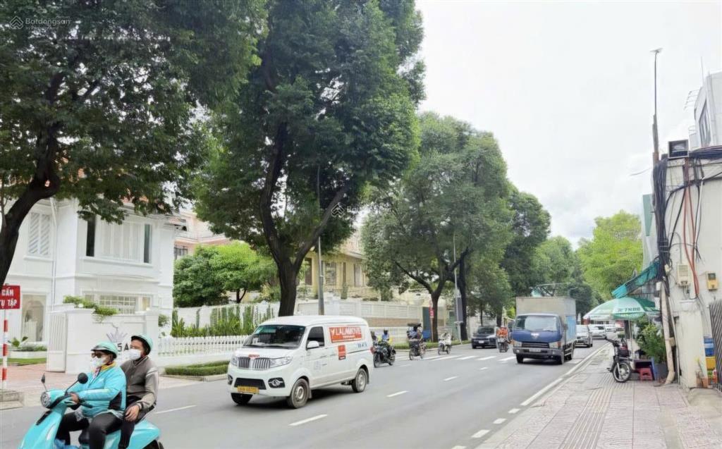 Góc 2 mt p. sài gòn, vị trí kd ngay nguyễn thị minh khai  nguyễn đình chiểu, ngang 9.3m, chỉ 33 tỷ