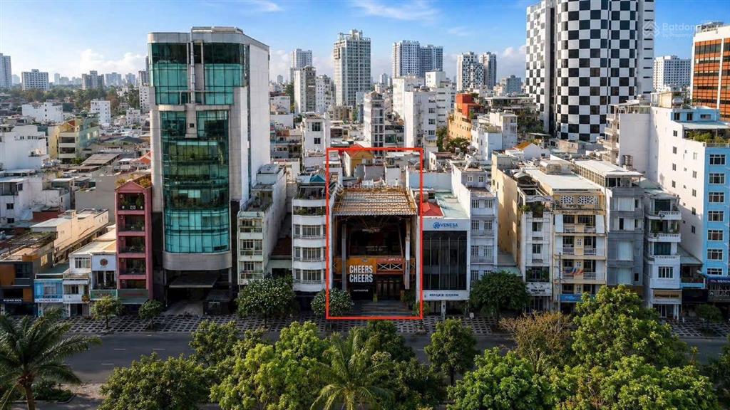 Góc 2 mt p. sài gòn, vị trí kd ngay nguyễn thị minh khai  nguyễn đình chiểu, ngang 9.3m, chỉ 33 tỷ