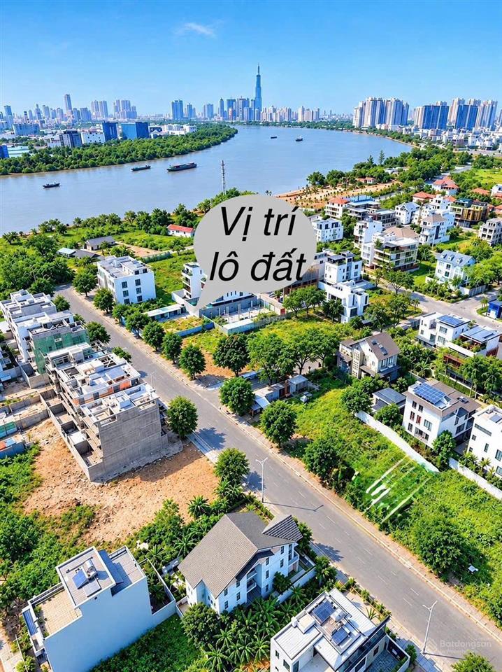 Góc 2 mt ngay lương định của  trần não, dt 405m  15x27m