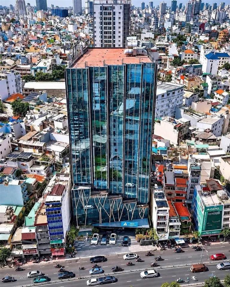 Góc 2 mt ngay lương định của  trần não, dt 405m  15x27m