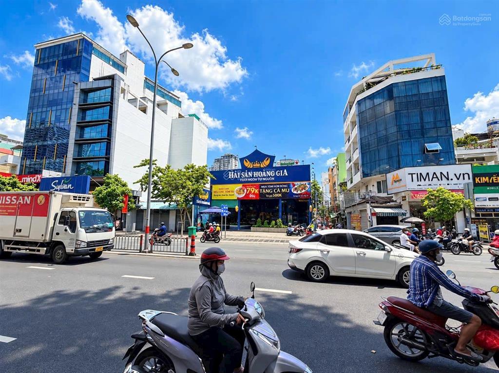 Building góc 2 mt trần não, dt 14x23m, ngang lớn ưu thế, nhận diện thương hiệu cao