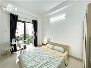 Studio full nội thất thang máy ban công