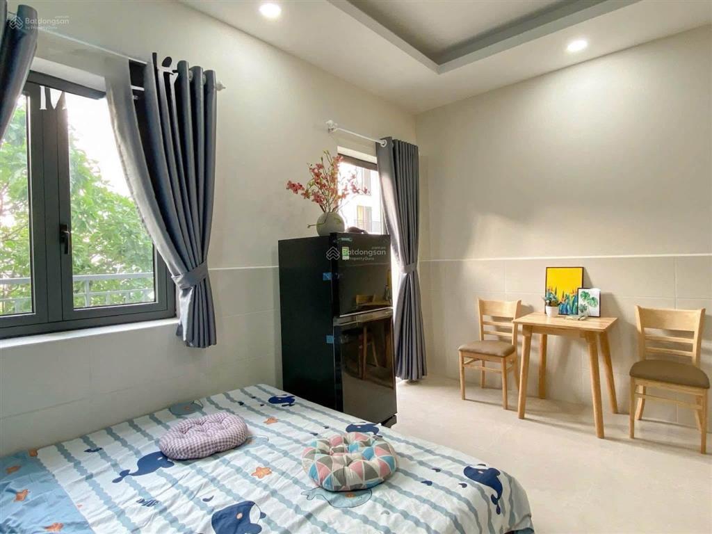 Studio full nội thất ban công thang máy