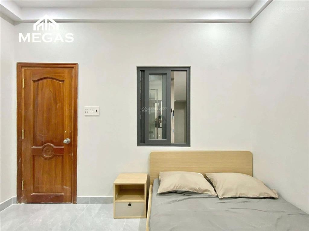 Studio full nội thất thang máy