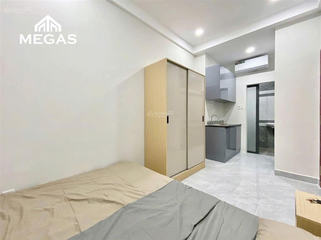 Studio full nội thất thang máy