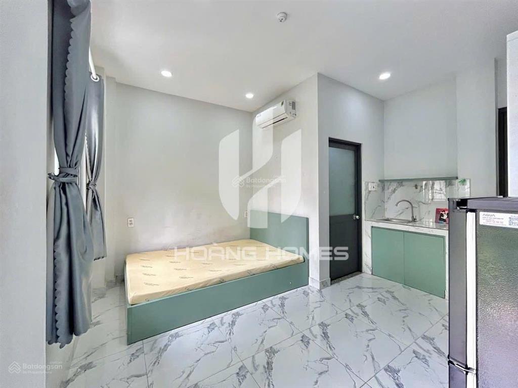 Studio ban công thang máy full nội thất