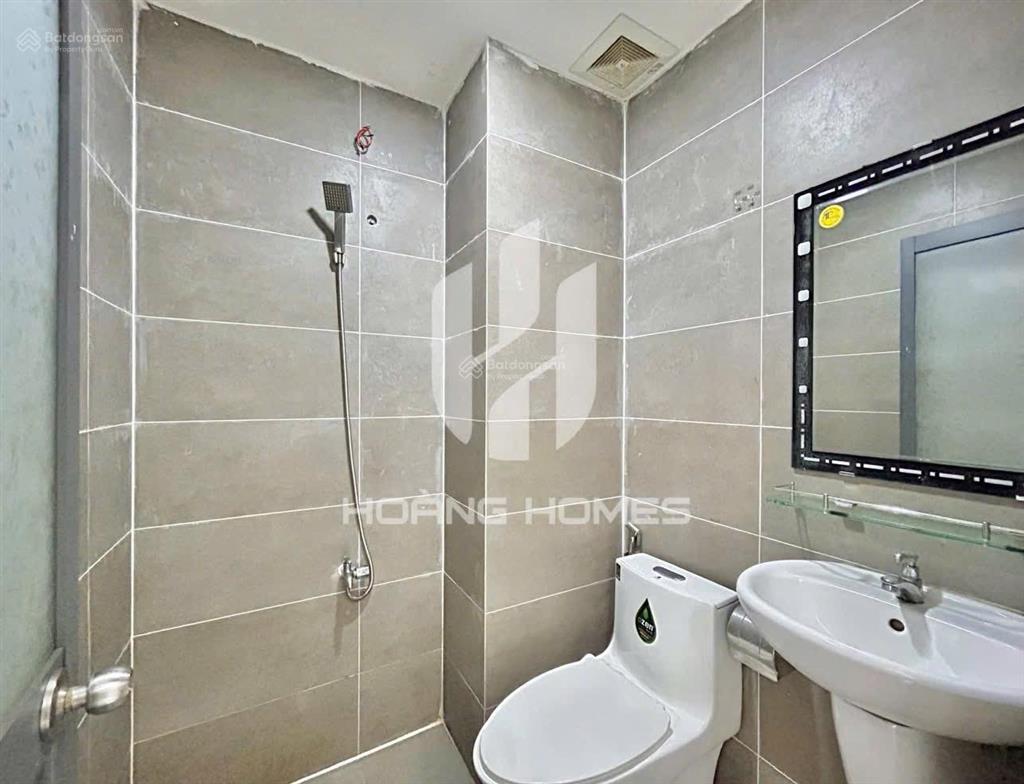 Studio ban công thang máy full nội thất