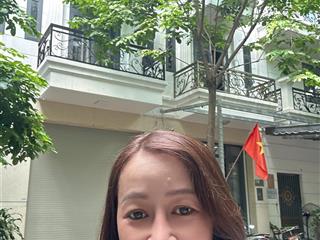 (64) nhà đẹp ở ngay thạnh lộc  giáp gò vấp gần cầu vượt ngã tư ga ngang hơn 9m  7,25tỉ