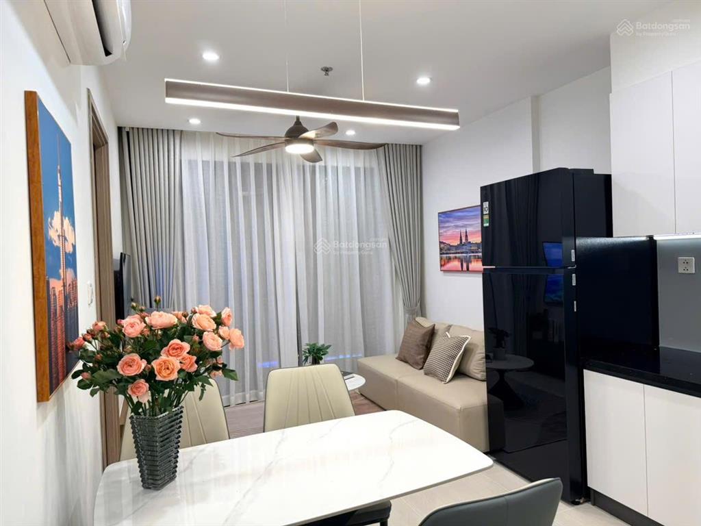 Cho thuê căn hộ 2pn2wc full nội thất luxury