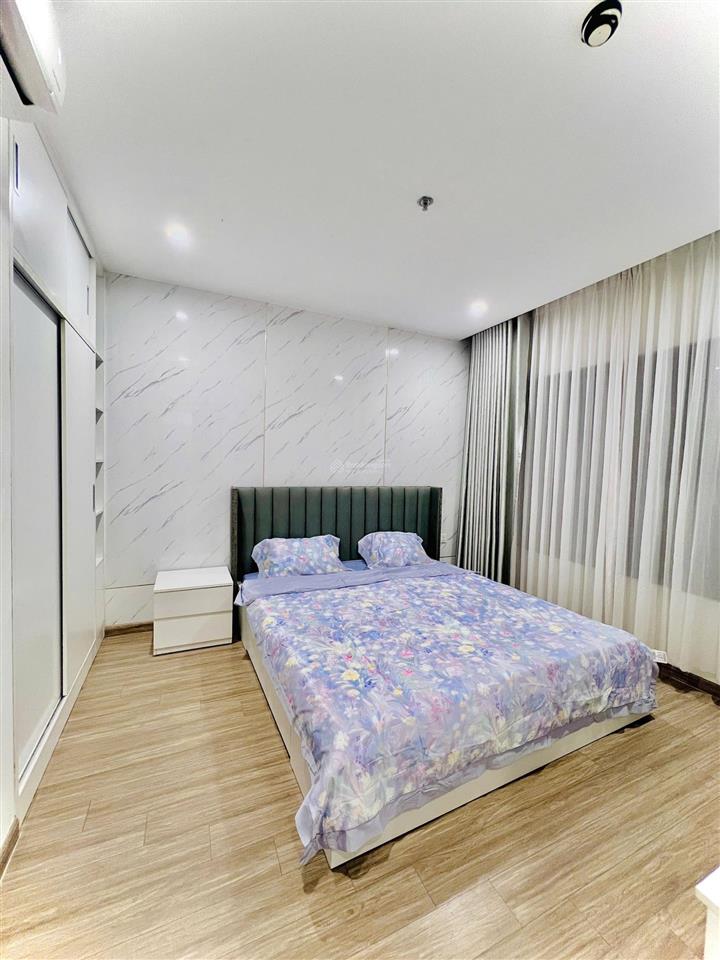 Cho thuê căn hộ 3pn2wc full nội thất đẹp xịn xò, có phòng xông hơi, karaoke