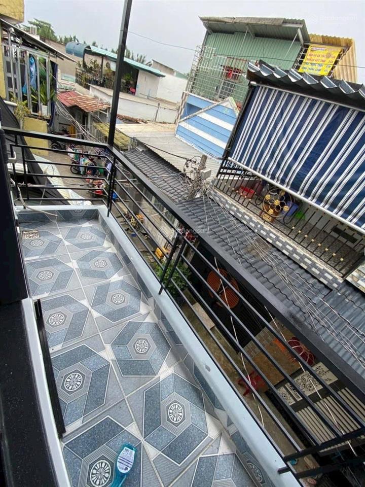 Nhà mới vào ở liền gần cầu chợ đệm, bình chánh giá 984 triệu