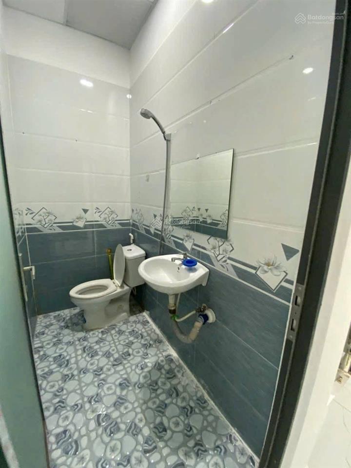 Nhà mới vào ở liền gần cầu chợ đệm, bình chánh giá 984 triệu