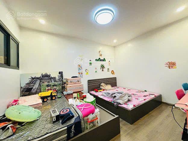 Bán chcc flc thiết kế 2pn, 96m2, tầng cao, căn góc, ban công đông nam, giá 10,4 tỷ.