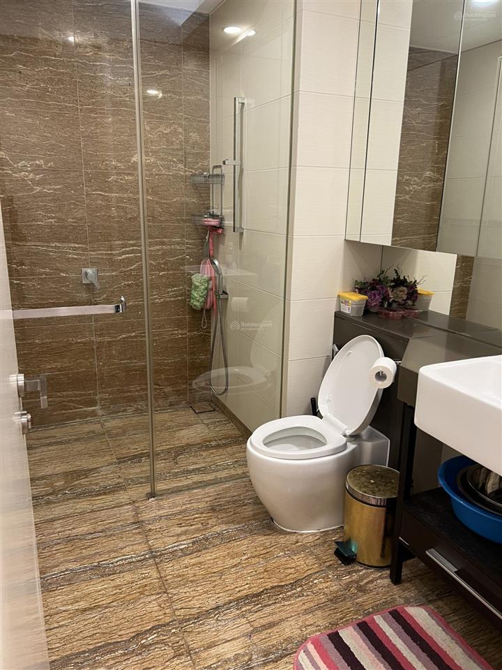 Cần tiền, tôi bán nhanh căn hộ 3pn, diện tích 131m2, tầng cao, tại dự án indochina iph xuân thủy