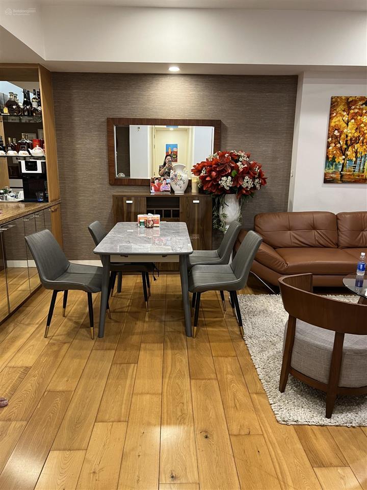 Cần tiền, tôi bán nhanh căn hộ 3pn, diện tích 131m2, tầng cao, tại dự án indochina iph xuân thủy