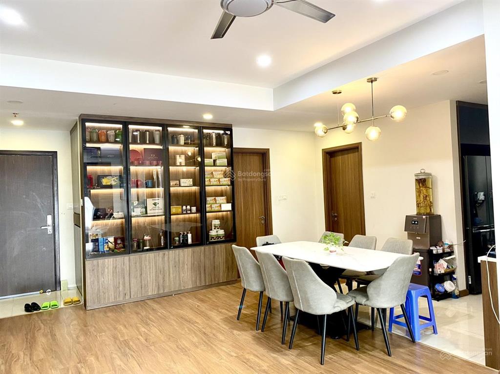 Em thành cho thuê ch discovery thiết kế 3pn, đầy đủ nội thất, giá 23tr/tháng.  0869 555 ***