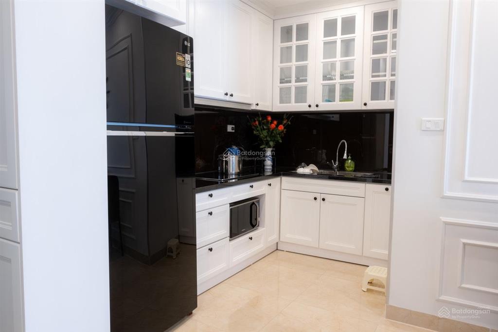 Chính chủ bán nhanh căn center point, 2pn, 80m2, bc đông nam, giá 7.6 tỷ.