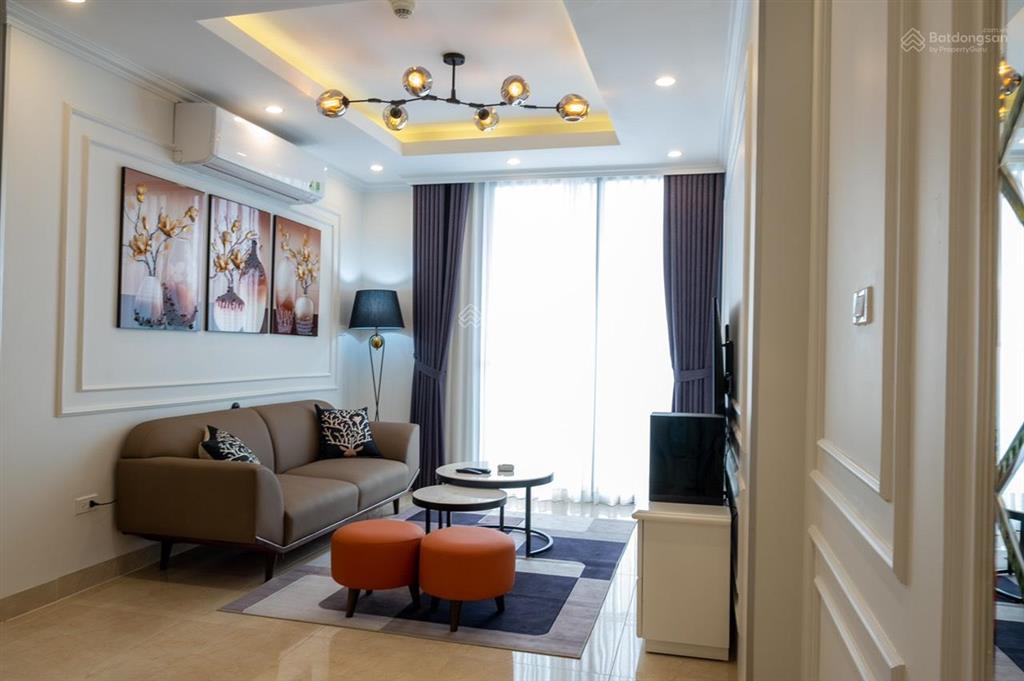 Chính chủ bán nhanh căn center point, 2pn, 80m2, bc đông nam, giá 7.6 tỷ.