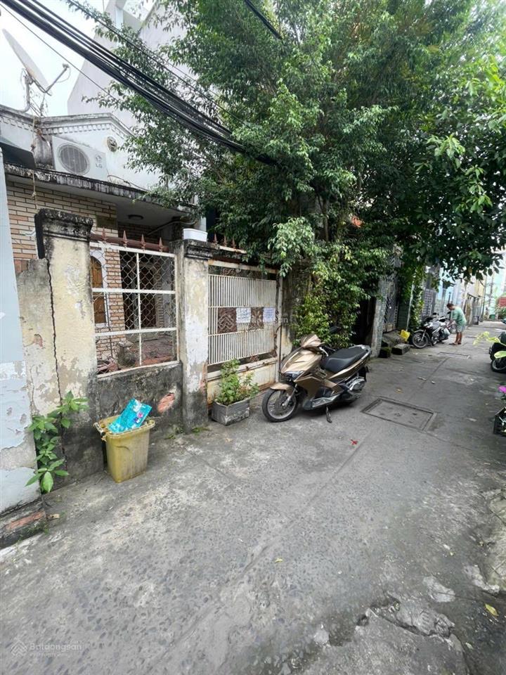 Bán nhà c4 nát, hẻm 3m thông, diện tích rộng 65m2 full thổ  giá 4.1 tỷ (không qh không phong thủy)