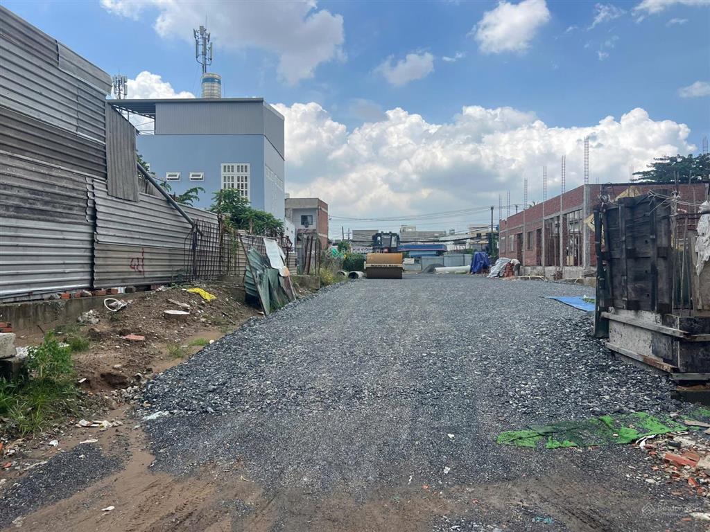 Đất quốc lộ 13 chưa qua cầu vượt  công nhận 100m2  ngang 7m dài 14m hẻm xe hơi  giá đầu tư 4tỷ3