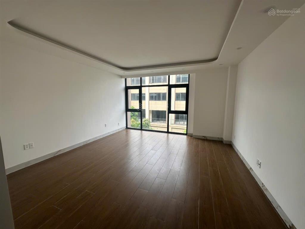 Cho thuê nhà ở ánh dương, hoàn thiện 5 tầng, sẵn giường, tủ, bếp, chỉ việc vào ở