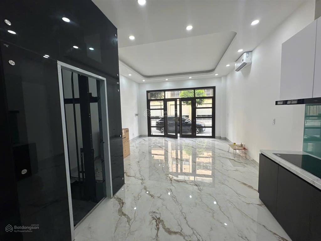 Cho thuê nhà ở ánh dương, hoàn thiện 5 tầng, sẵn giường, tủ, bếp, chỉ việc vào ở