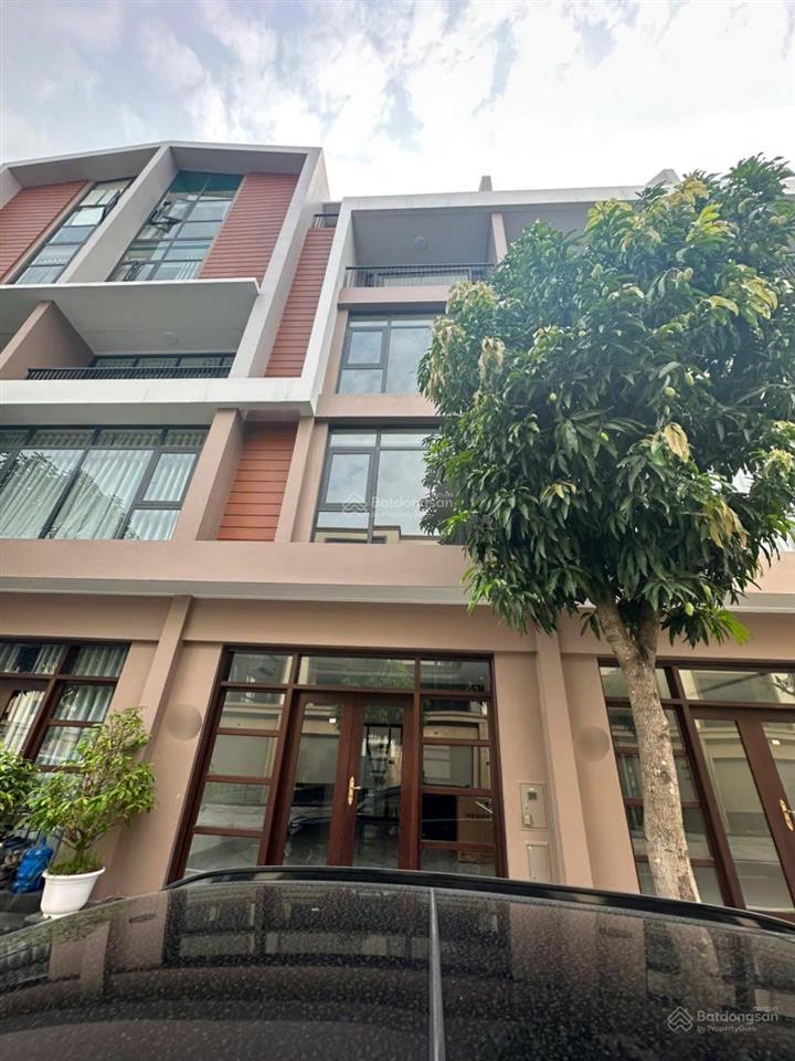 Cho thuê nhà ở ánh dương, hoàn thiện 5 tầng, sẵn giường, tủ, bếp, chỉ việc vào ở