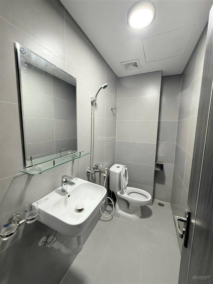 Cho thuê liền kề 5 tầng 60m2, có thang máy, full đồ