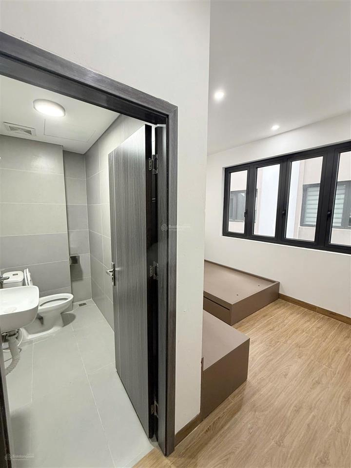 Cho thuê liền kề 5 tầng 60m2, có thang máy, full đồ
