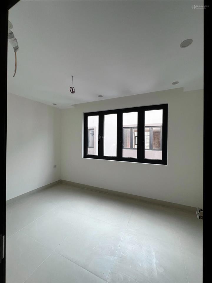 Cho thuê nhà 5 tầng 54m2 ở vin 3, 11 triệu/ tháng đã bao phí quản lý