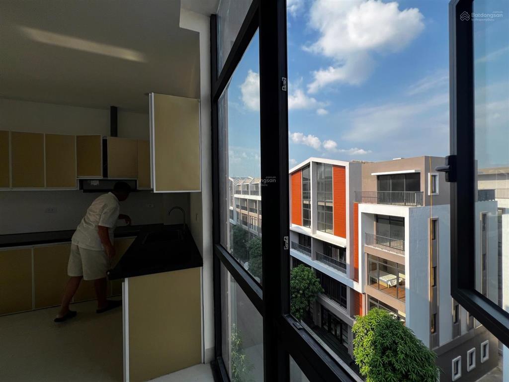 Cho thuê nhà 5 tầng 54m2 ở vin 3, 11 triệu/ tháng đã bao phí quản lý