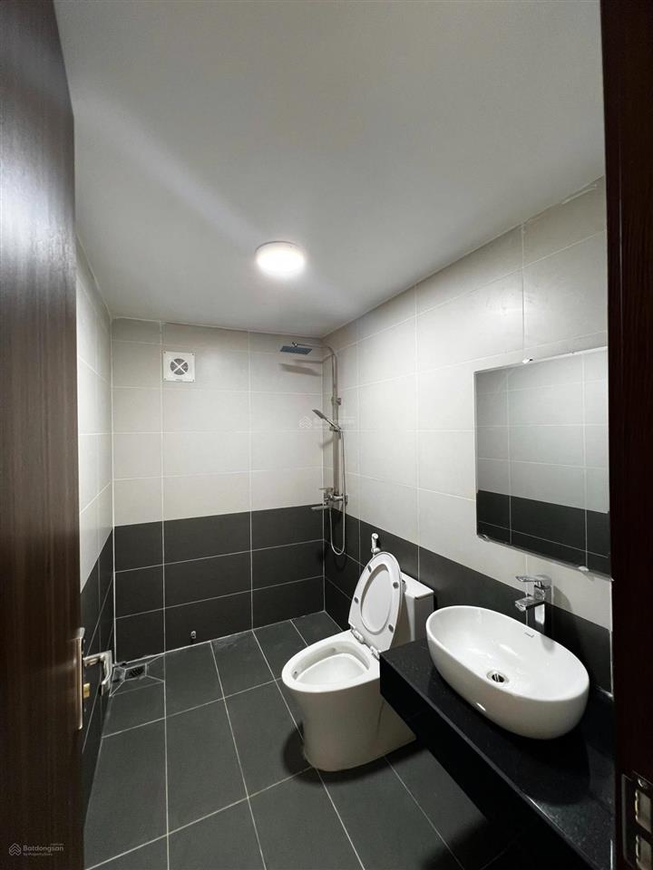 Cho thuê nhà 5 tầng 54m2 ở vin 3, 11 triệu/ tháng đã bao phí quản lý