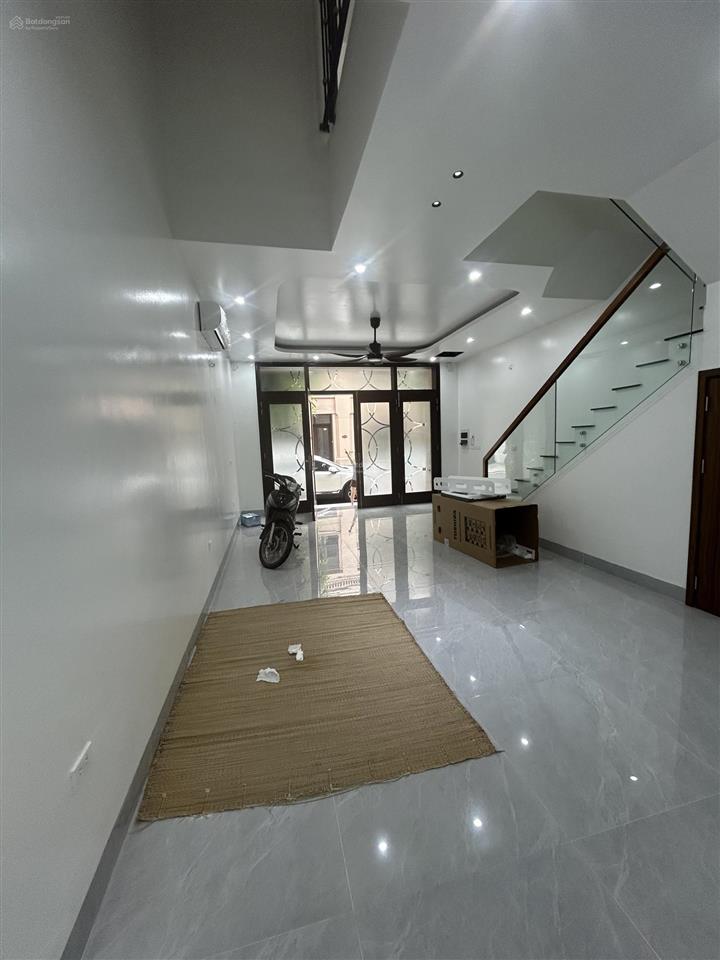 Cho thuê nhà 65m², hoàn thiện 5 tầng, 11 triệu/ tháng