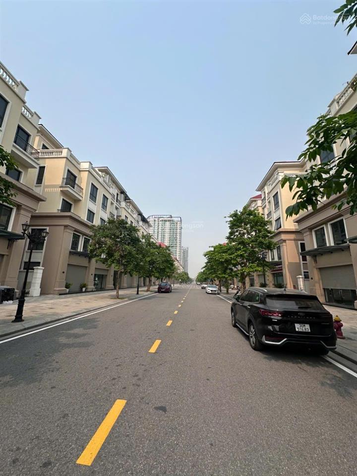 Cần cho thuê căn shophouse 102m2 hoàn thiện 2 tầng. 13tr/1 tháng