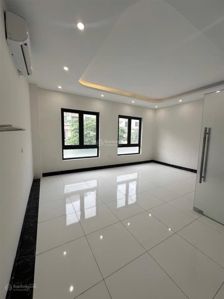 Cần cho thuê căn shophouse 102m2 hoàn thiện 2 tầng. 13tr/1 tháng