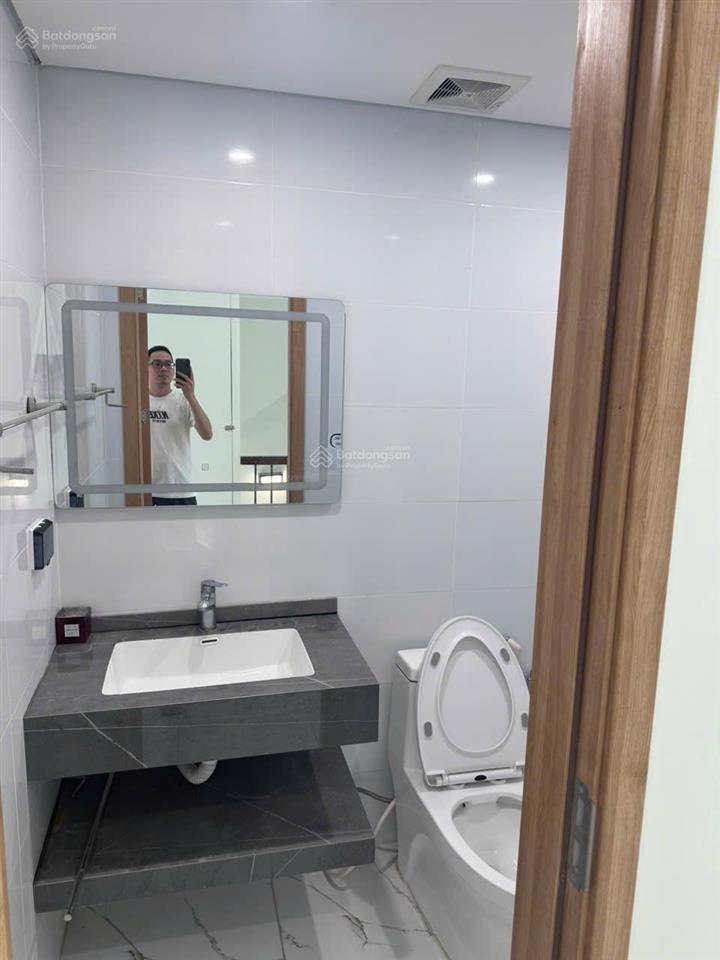 Cần cho thuê căn shophouse 102m2 hoàn thiện 2 tầng. 13tr/1 tháng