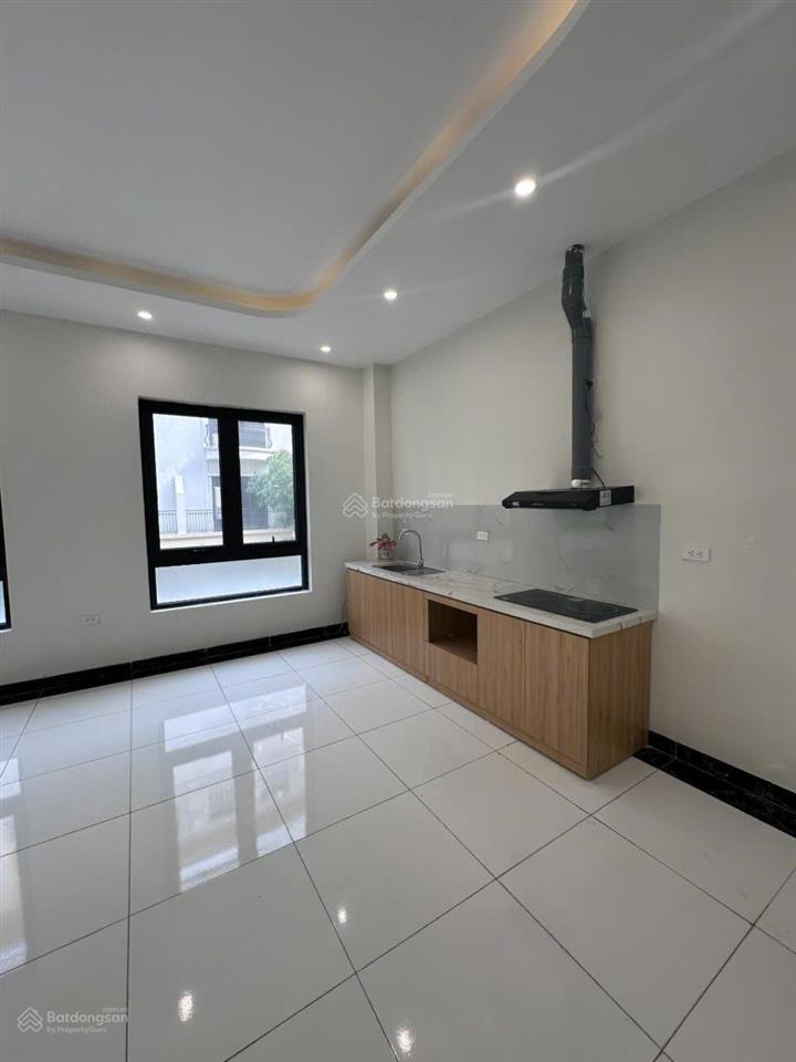 Cần cho thuê căn shophouse 102m2 hoàn thiện 2 tầng. 13tr/1 tháng