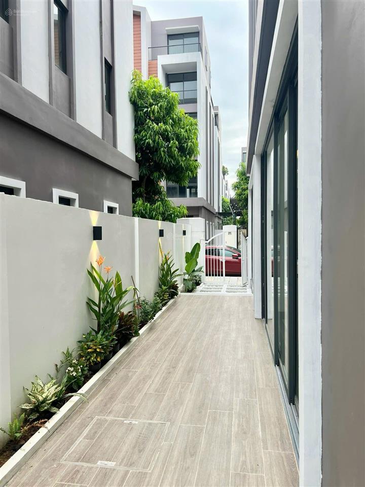 Cho thuê nhà ht2t full nội thất 10 triệu/1 tháng tại vinhomes ocean park 3