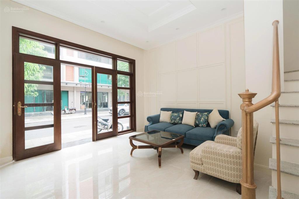Cần cho thuê nhà liền kề 78m2 ở vin 3, 12 triệu/1 tháng bao phí dịch vụ, vinhomes ocean park 3