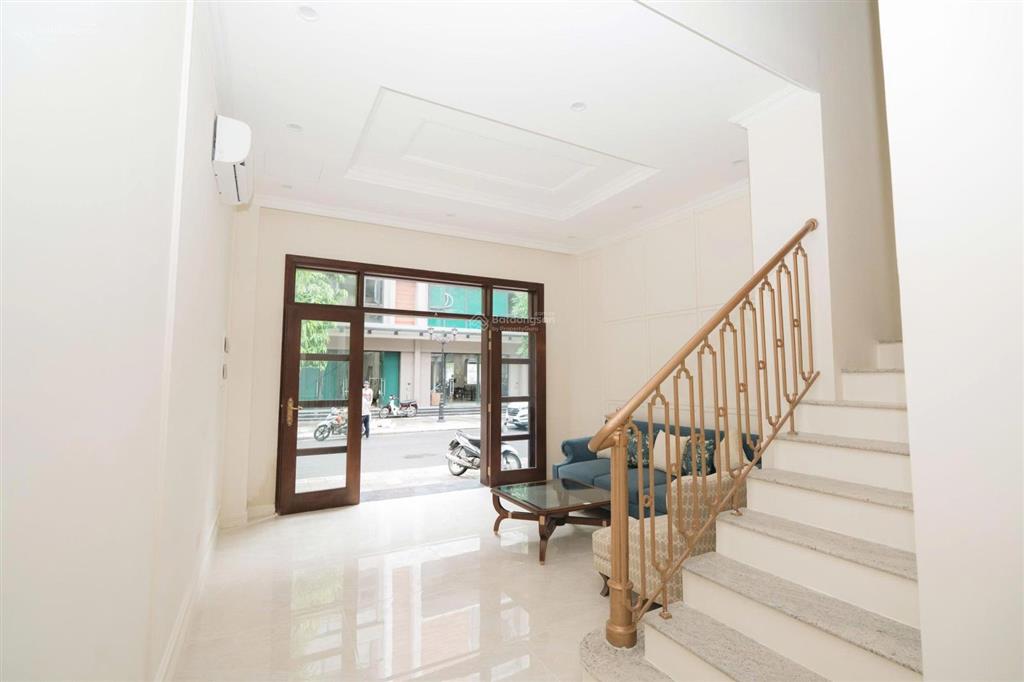 Cần cho thuê nhà liền kề 78m2 ở vin 3, 12 triệu/1 tháng bao phí dịch vụ, vinhomes ocean park 3