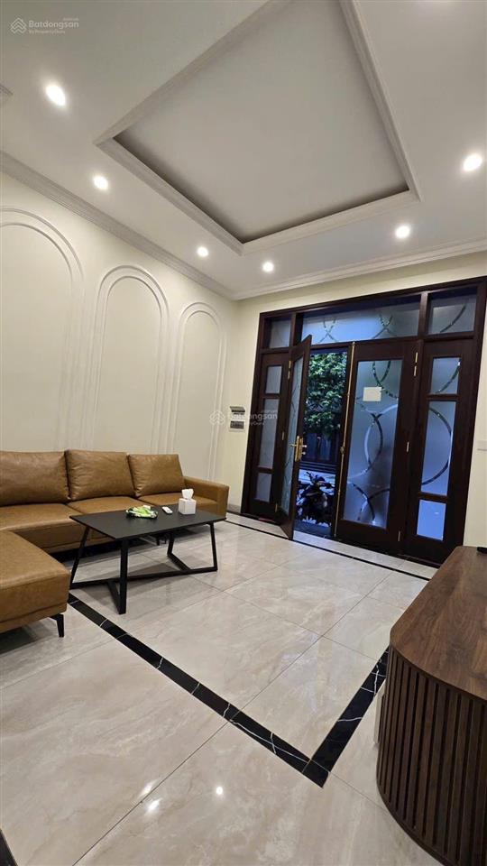Cần bán căn san hô, vin 2, hoàn thiện 5 tầng, 8,3 tỷ sẵn sổ giao dịch luôn